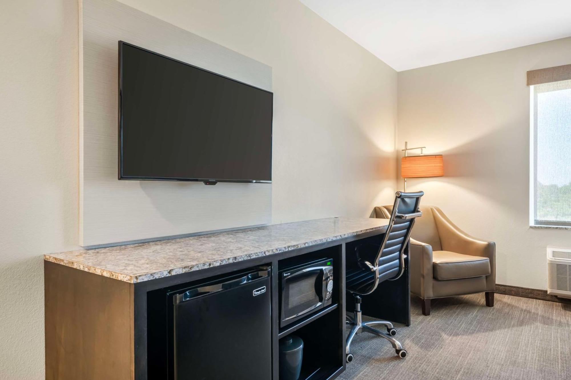 Magnolia Pointe; BW Signature Collection Fruitville Экстерьер фото